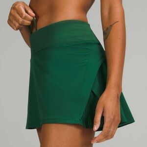 Lululemon Play Off the Pleats Mid-Rise Skirt Everglade Green -  RARE! Worn 2x